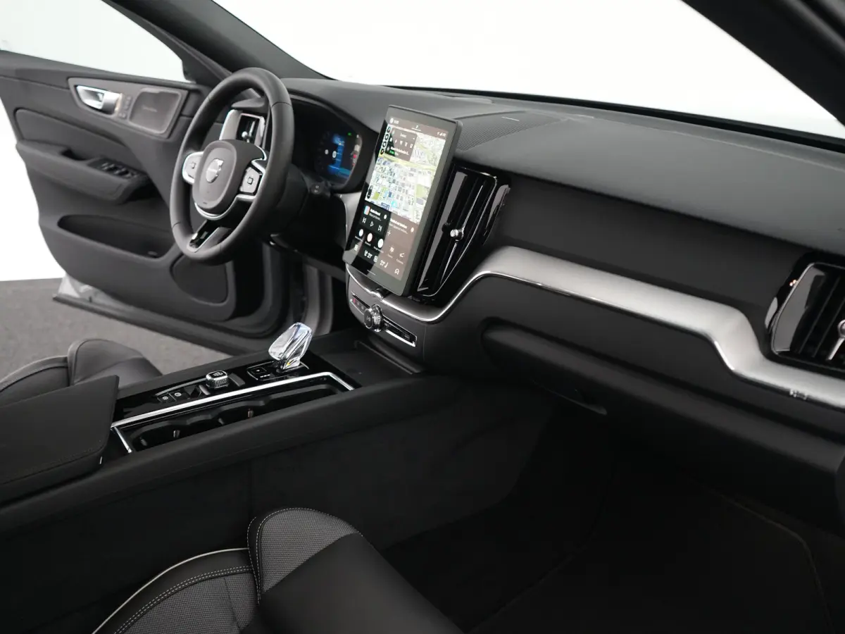 T6 AWD Plus Black Edition | Head-Up | 360° | Harman/Kardon | Sportstoelen | Panoramadak | 21" | BLIS | Adaptive Cruise