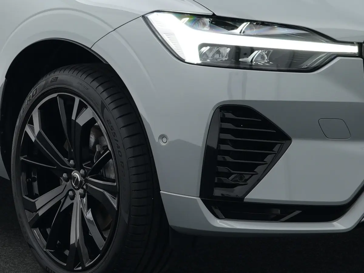 T6 AWD Plus Black Edition | Head-Up | 360° | Harman/Kardon | Sportstoelen | Panoramadak | 21" | BLIS | Adaptive Cruise