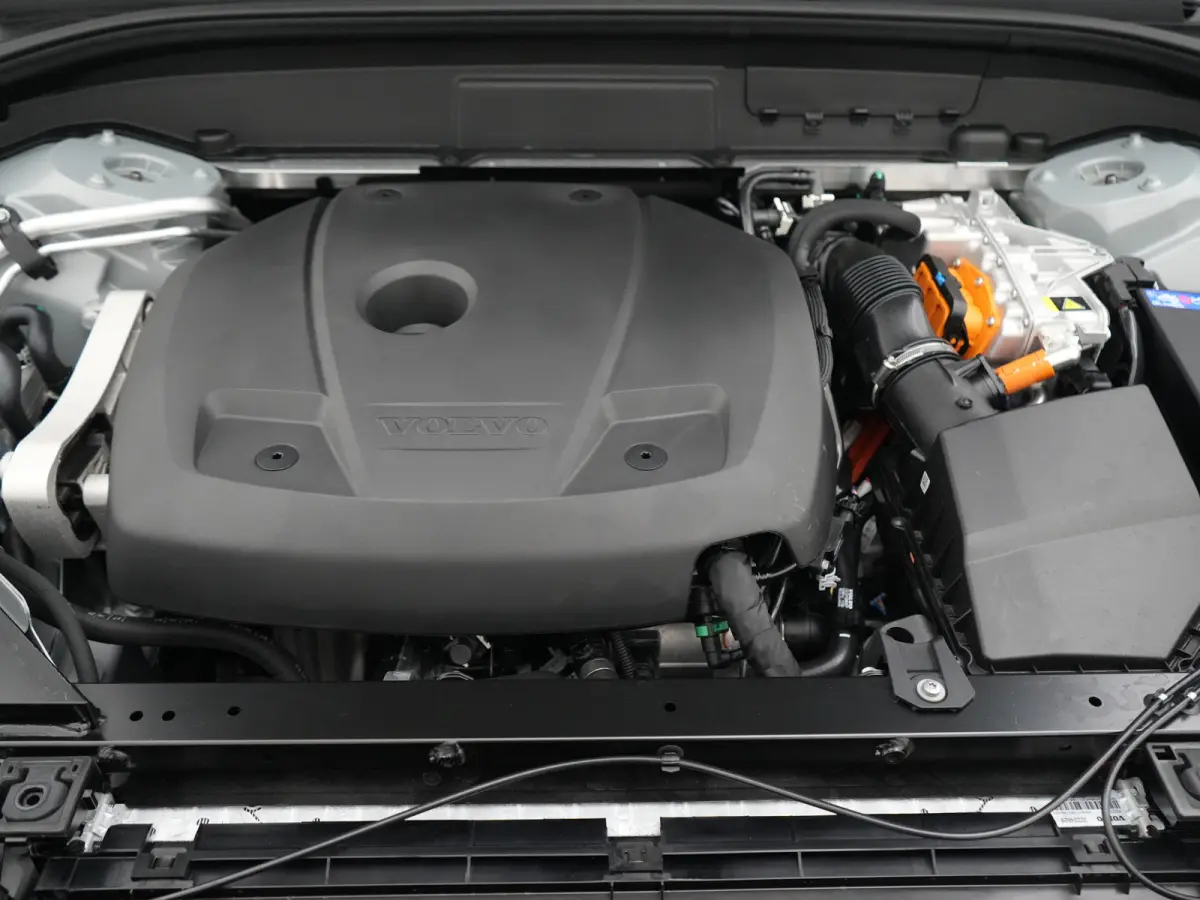 T6 AWD Plus Black Edition | Head-Up | 360° | Harman/Kardon | Sportstoelen | Panoramadak | 21" | BLIS | Adaptive Cruise