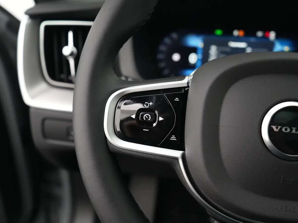 T6 AWD Plus Black Edition | Head-Up | 360° | Harman/Kardon | Sportstoelen | Panoramadak | 21" | BLIS | Adaptive Cruise