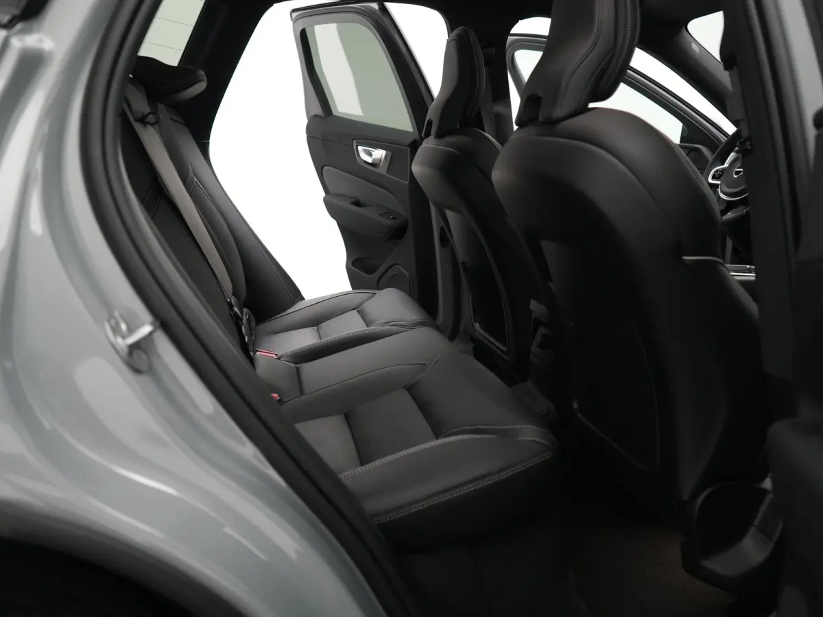 T6 AWD Plus Black Edition | Head-Up | 360° | Harman/Kardon | Sportstoelen | Panoramadak | 21" | BLIS | Adaptive Cruise