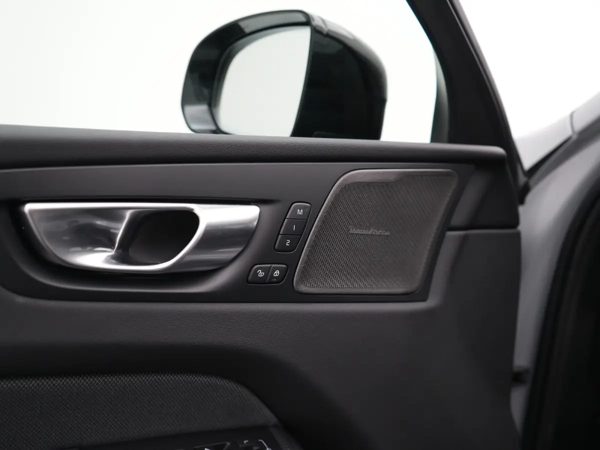 T6 AWD Plus Black Edition | Head-Up | 360° | Harman/Kardon | Sportstoelen | Panoramadak | 21" | BLIS | Adaptive Cruise