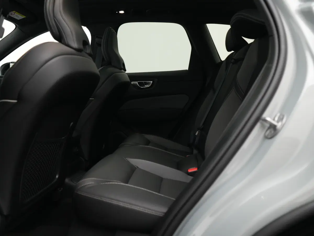 T6 AWD Plus Black Edition | Head-Up | 360° | Harman/Kardon | Sportstoelen | Panoramadak | 21" | BLIS | Adaptive Cruise