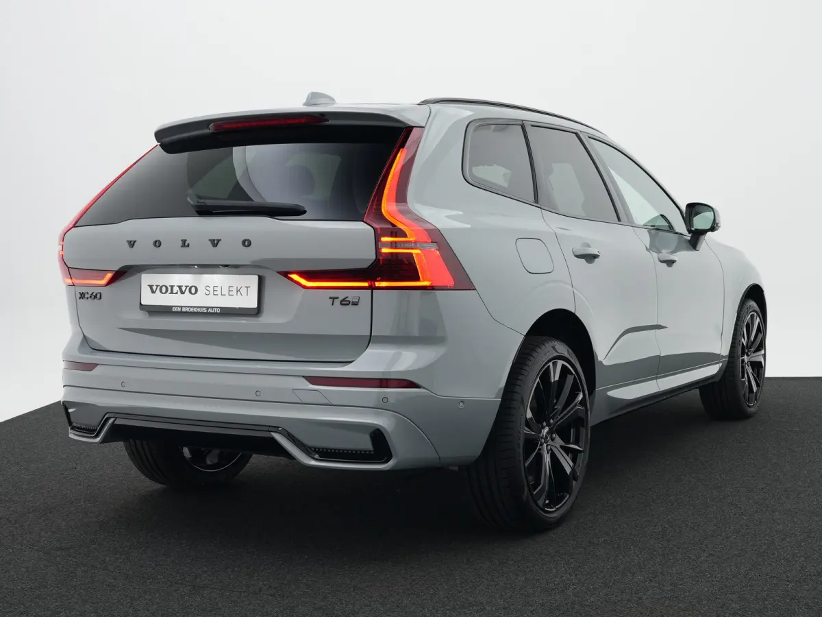 T6 AWD Plus Black Edition | Head-Up | 360° | Harman/Kardon | Sportstoelen | Panoramadak | 21" | BLIS | Adaptive Cruise