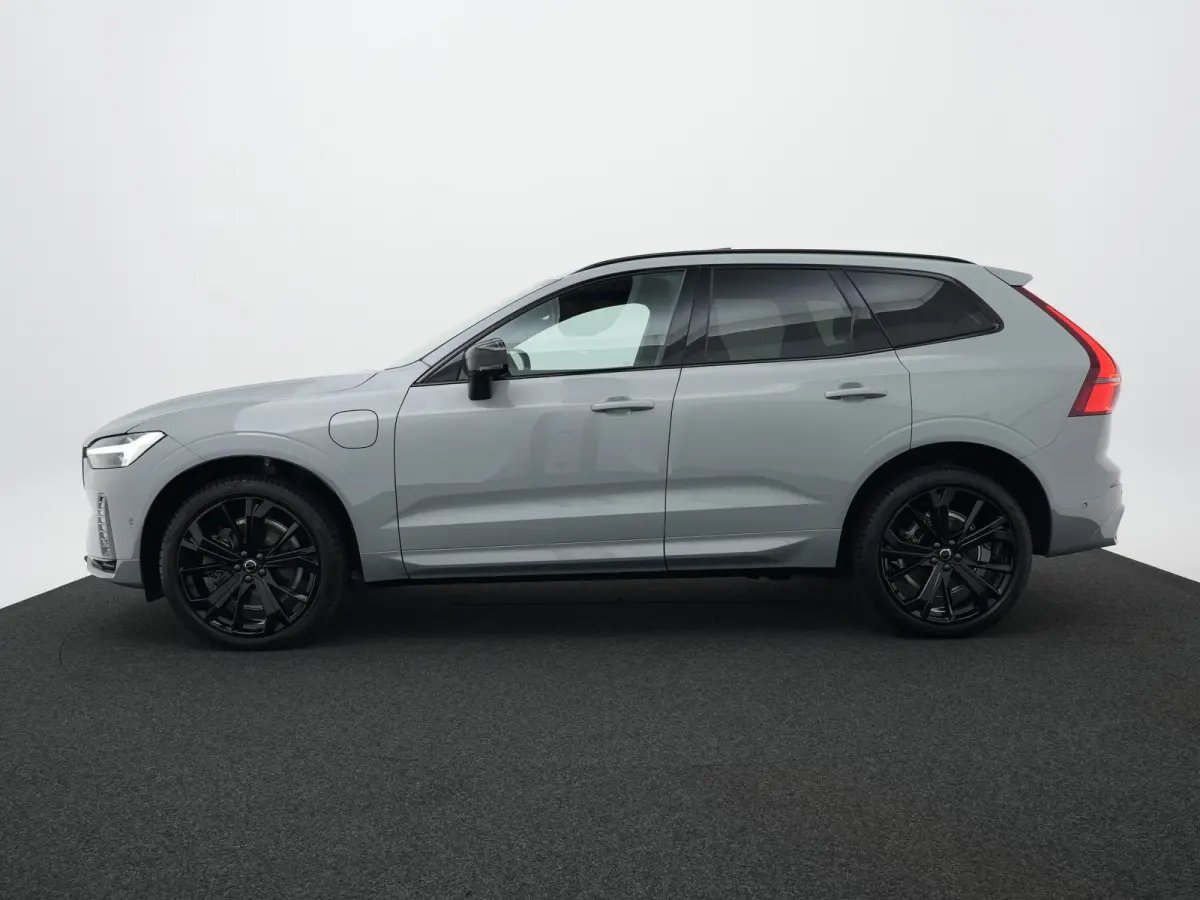 T6 AWD Plus Black Edition | Head-Up | 360° | Harman/Kardon | Sportstoelen | Panoramadak | 21" | BLIS | Adaptive Cruise
