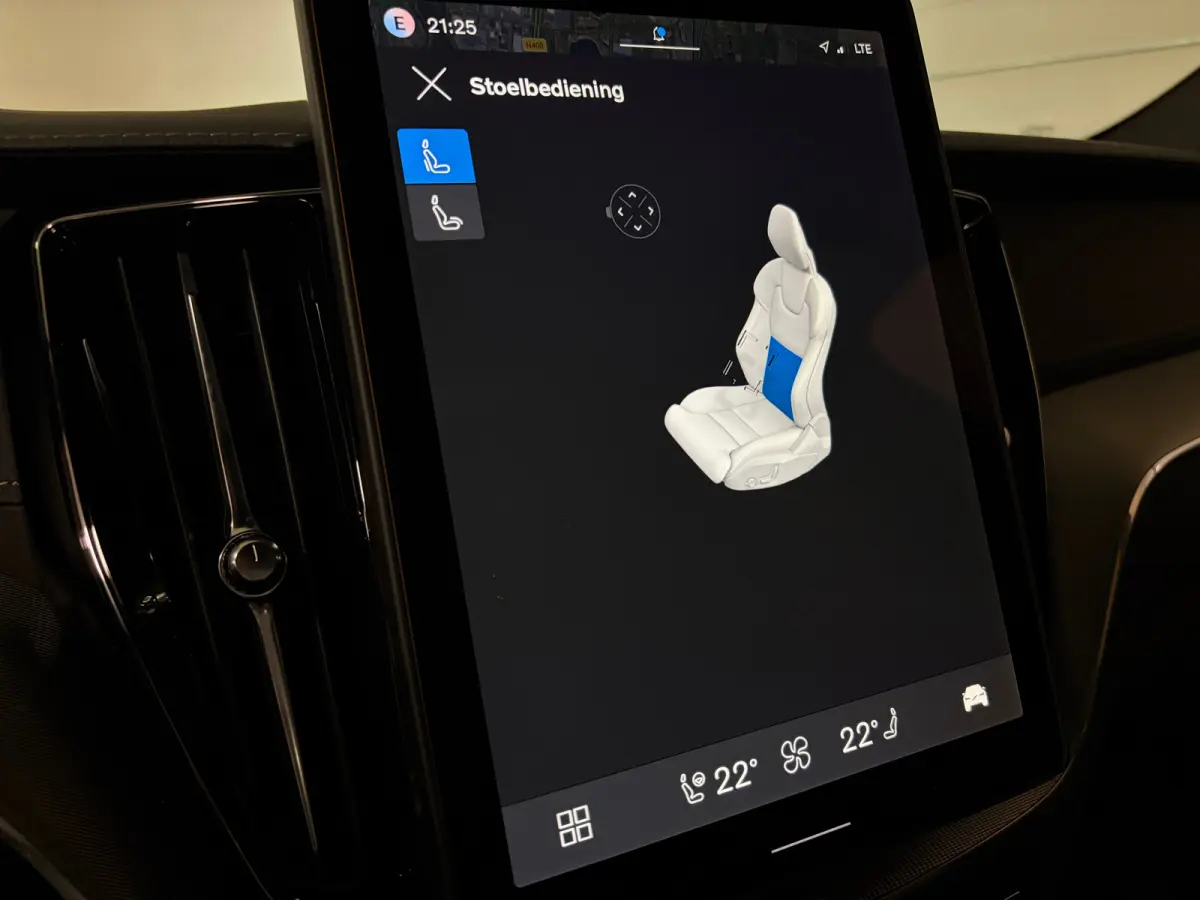 T6 AWD Recharge Ultra Black Edition | Luchtvering | 360° Camera | Head-Up Display | Harman Kardon | Schuifdak | Adaptieve Cruise Control | Stoelverwarming voor+achter | Stuurwielverwarming 