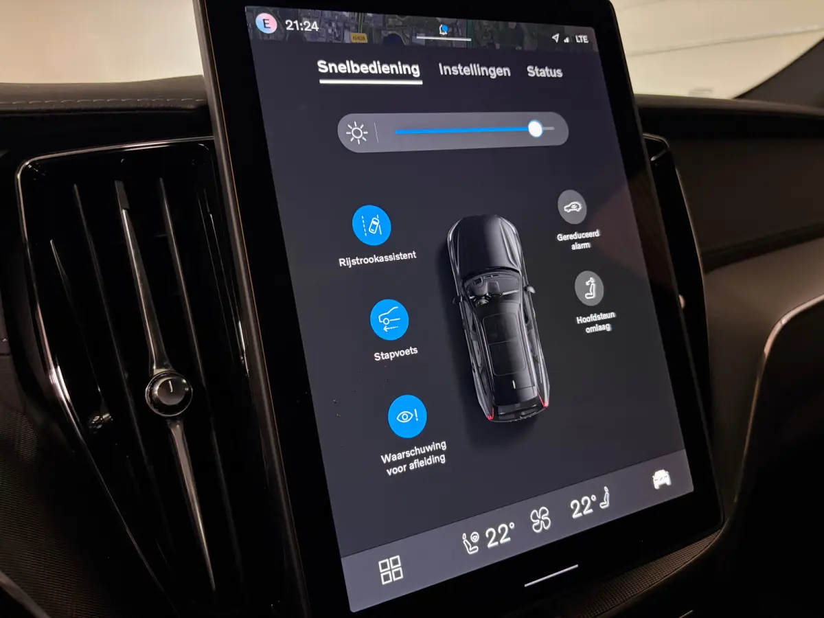 T6 AWD Recharge Ultra Black Edition | Luchtvering | 360° Camera | Head-Up Display | Harman Kardon | Schuifdak | Adaptieve Cruise Control | Stoelverwarming voor+achter | Stuurwielverwarming 