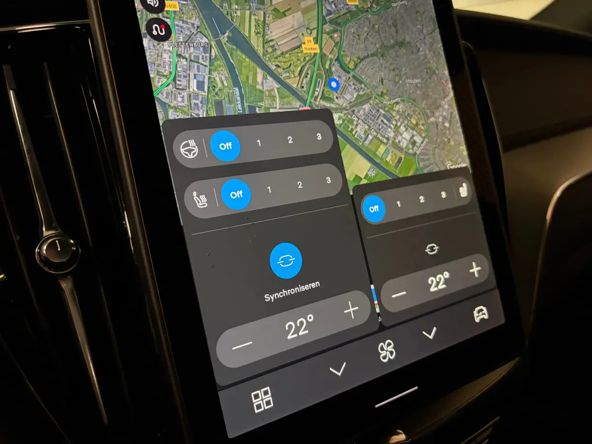 T6 AWD Recharge Ultra Black Edition | Luchtvering | 360° Camera | Head-Up Display | Harman Kardon | Schuifdak | Adaptieve Cruise Control | Stoelverwarming voor+achter | Stuurwielverwarming 