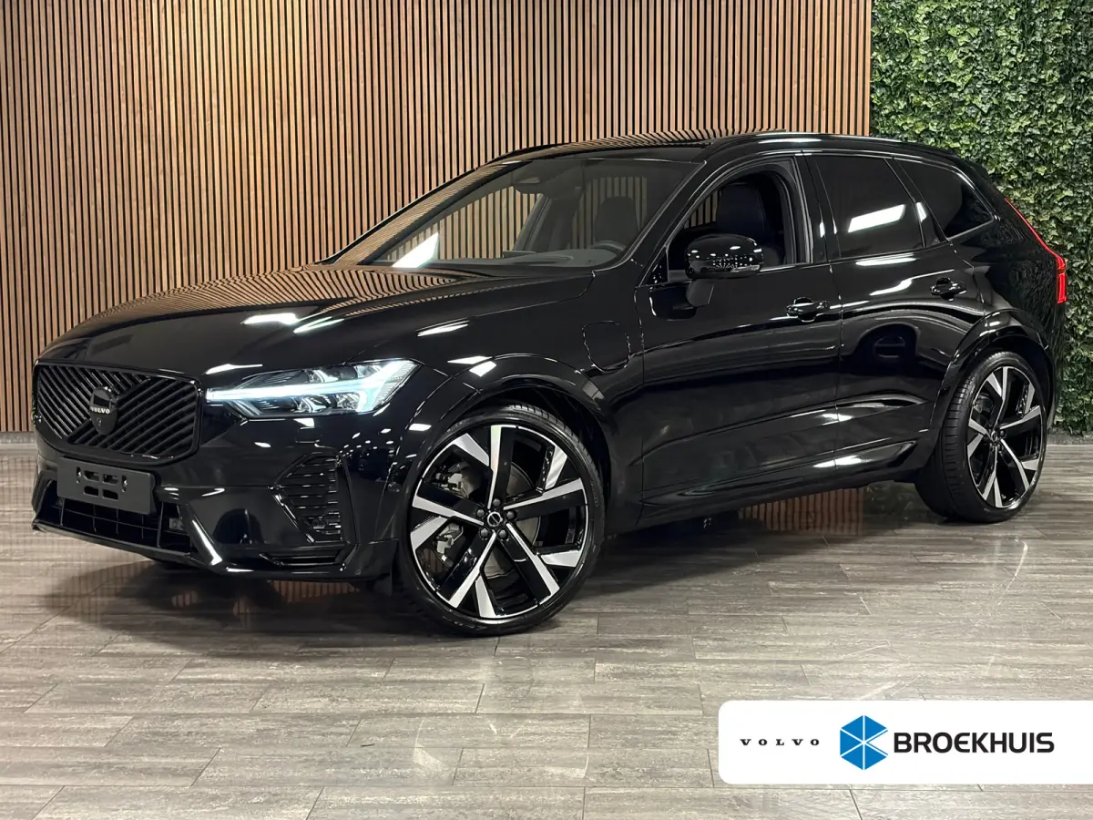 T6 AWD Recharge Ultra Black Edition | Luchtvering | 360° Camera | Head-Up Display | Harman Kardon | Schuifdak | Adaptieve Cruise Control | Stoelverwarming voor+achter | Stuurwielverwarming 