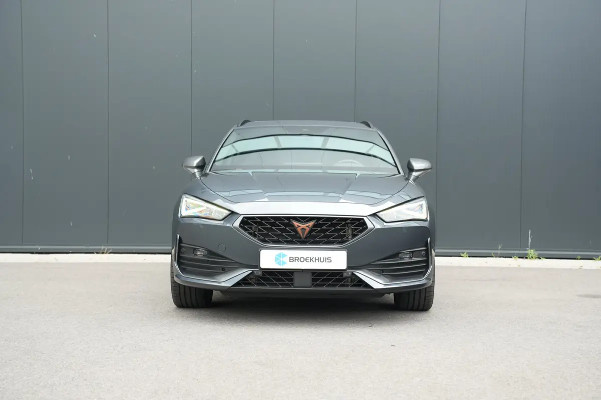 1.4 e-Hybrid 245pk VZ Performance | Panoramadak | Camera | Stuur & Stoelverwarming | Bestuurdersstoel Geheugen | 19"