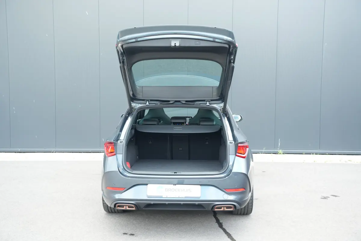 1.4 e-Hybrid 245pk VZ Performance | Panoramadak | Camera | Stuur & Stoelverwarming | Bestuurdersstoel Geheugen | 19"