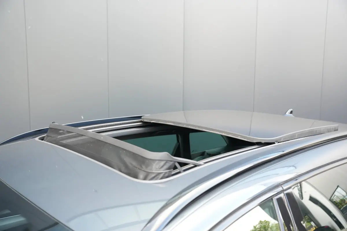 1.4 e-Hybrid 245pk VZ Performance | Panoramadak | Camera | Stuur & Stoelverwarming | Bestuurdersstoel Geheugen | 19"