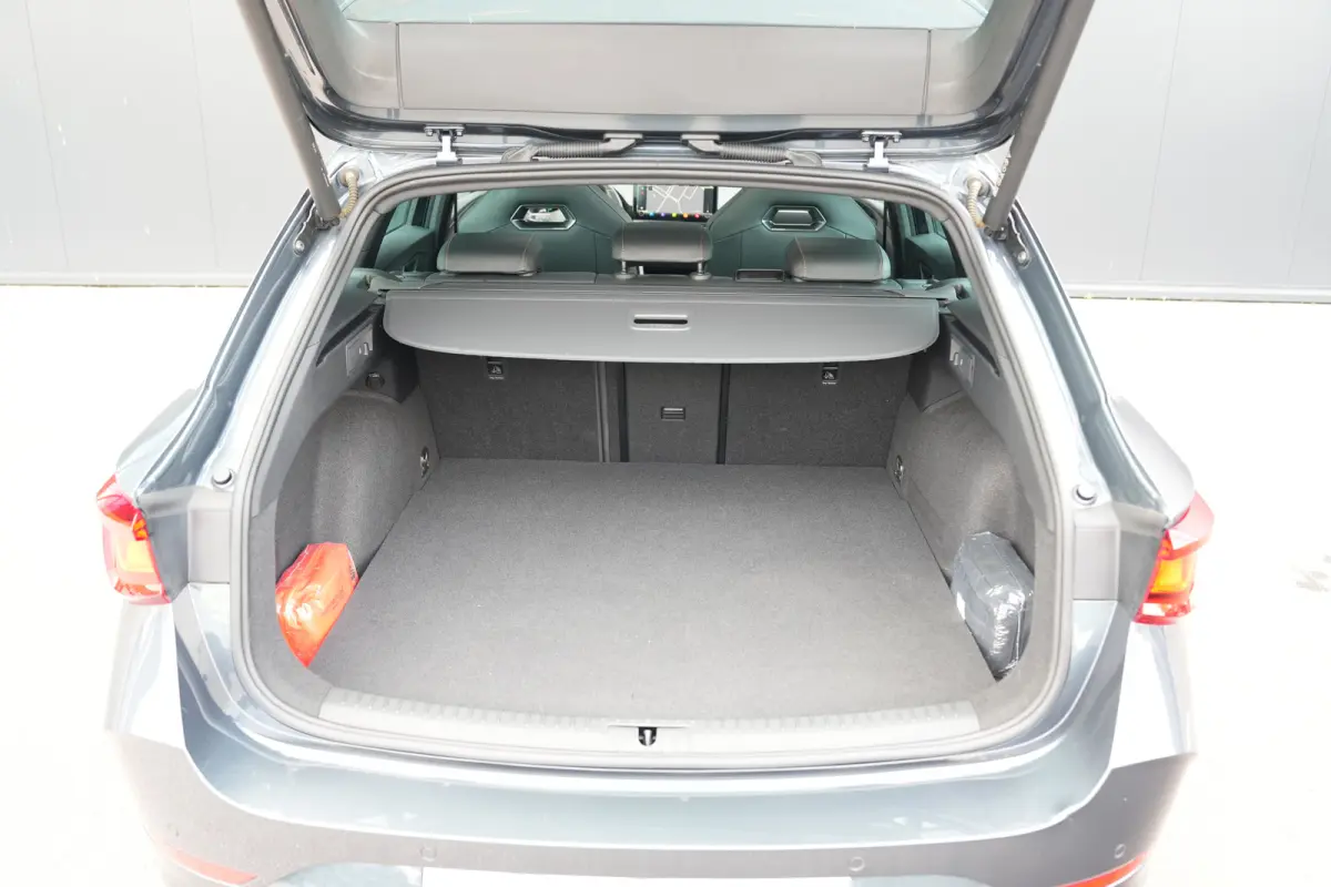 1.4 e-Hybrid 245pk VZ Performance | Panoramadak | Camera | Stuur & Stoelverwarming | Bestuurdersstoel Geheugen | 19"