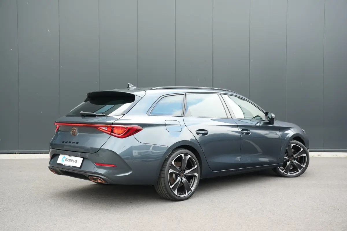 1.4 e-Hybrid 245pk VZ Performance | Panoramadak | Camera | Stuur & Stoelverwarming | Bestuurdersstoel Geheugen | 19"