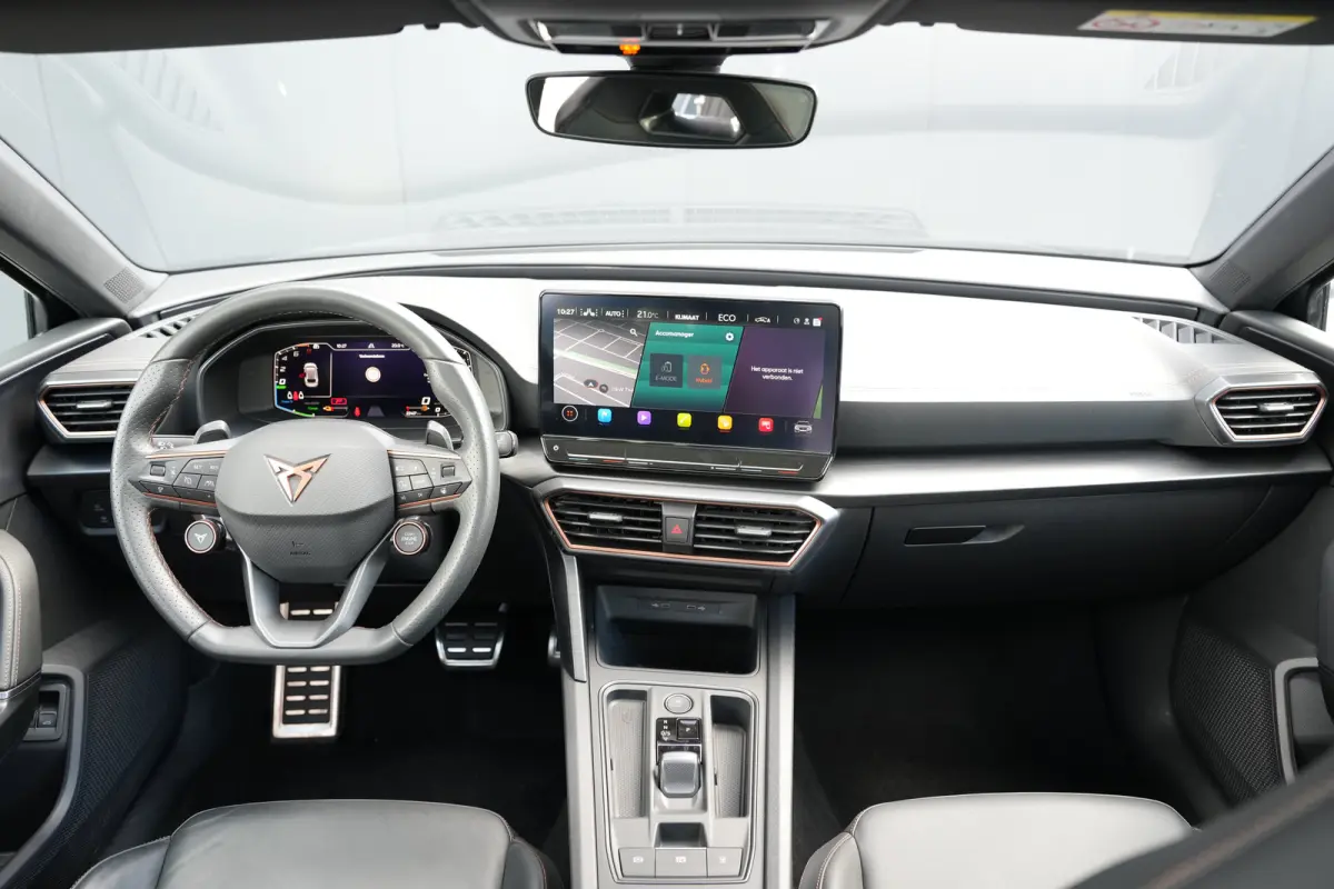1.4 e-Hybrid 245pk VZ Performance | Panoramadak | Camera | Stuur & Stoelverwarming | Bestuurdersstoel Geheugen | 19"