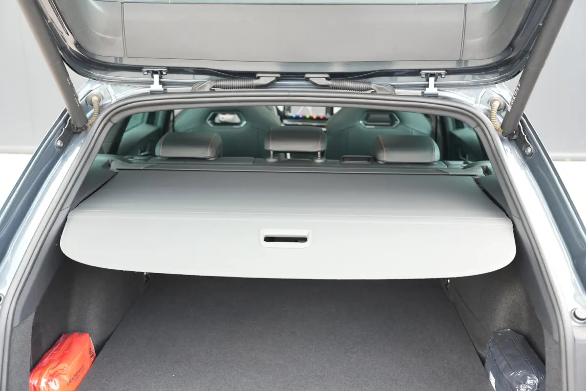 1.4 e-Hybrid 245pk VZ Performance | Panoramadak | Camera | Stuur & Stoelverwarming | Bestuurdersstoel Geheugen | 19"