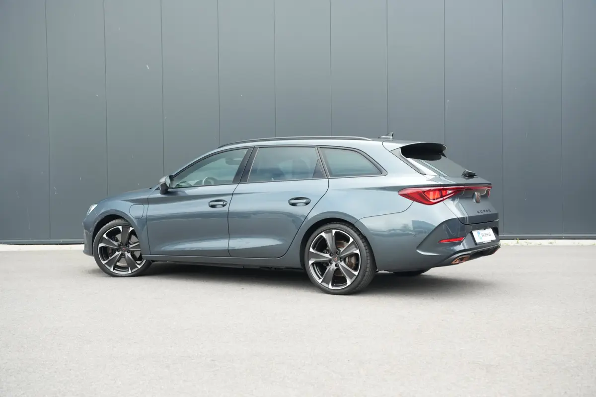 1.4 e-Hybrid 245pk VZ Performance | Panoramadak | Camera | Stuur & Stoelverwarming | Bestuurdersstoel Geheugen | 19"
