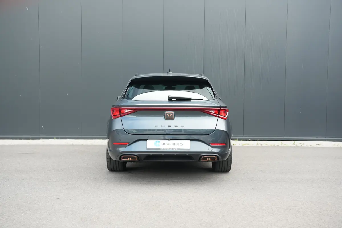 1.4 e-Hybrid 245pk VZ Performance | Panoramadak | Camera | Stuur & Stoelverwarming | Bestuurdersstoel Geheugen | 19"