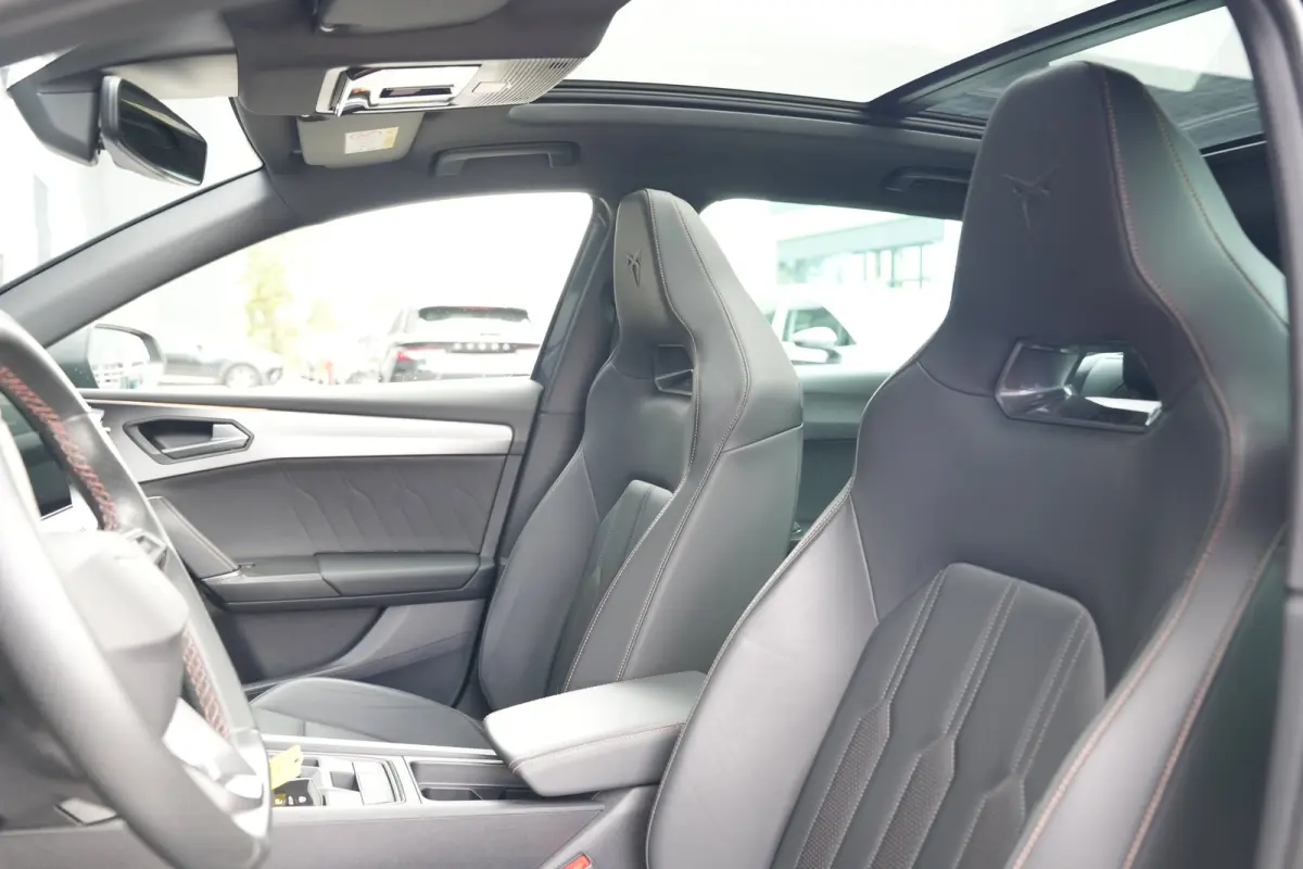 1.4 e-Hybrid 245pk VZ Performance | Panoramadak | Camera | Stuur & Stoelverwarming | Bestuurdersstoel Geheugen | 19"