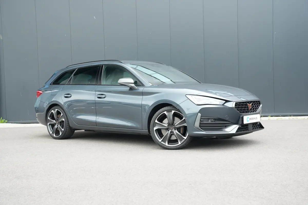 1.4 e-Hybrid 245pk VZ Performance | Panoramadak | Camera | Stuur & Stoelverwarming | Bestuurdersstoel Geheugen | 19"