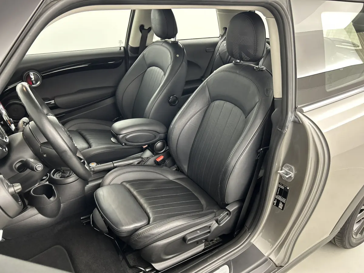 1.5 136 PK Aut. Cooper Greenwich Ed. Pano-dak/Yours-Leer/Carplay/Climate