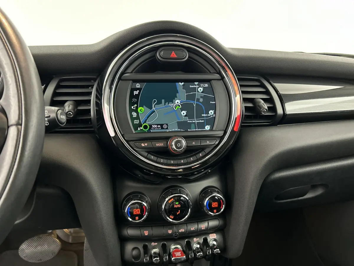 1.5 136 PK Aut. Cooper Greenwich Ed. Pano-dak/Yours-Leer/Carplay/Climate