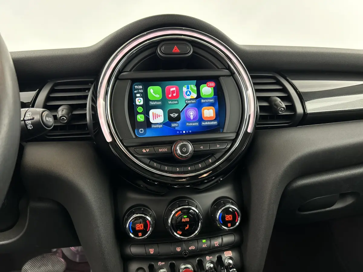 1.5 136 PK Aut. Cooper Greenwich Ed. Pano-dak/Yours-Leer/Carplay/Climate