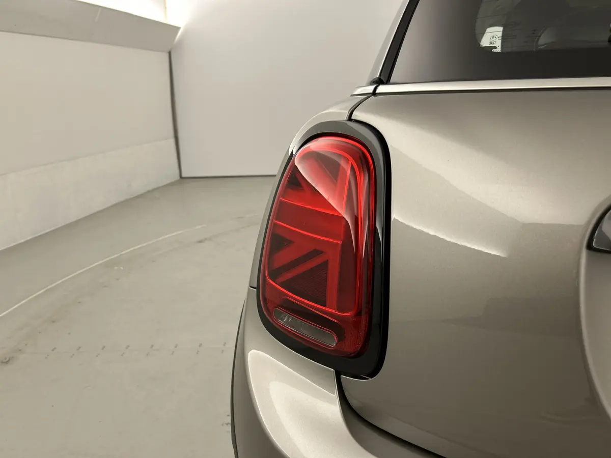 1.5 136 PK Aut. Cooper Greenwich Ed. Pano-dak/Yours-Leer/Carplay/Climate