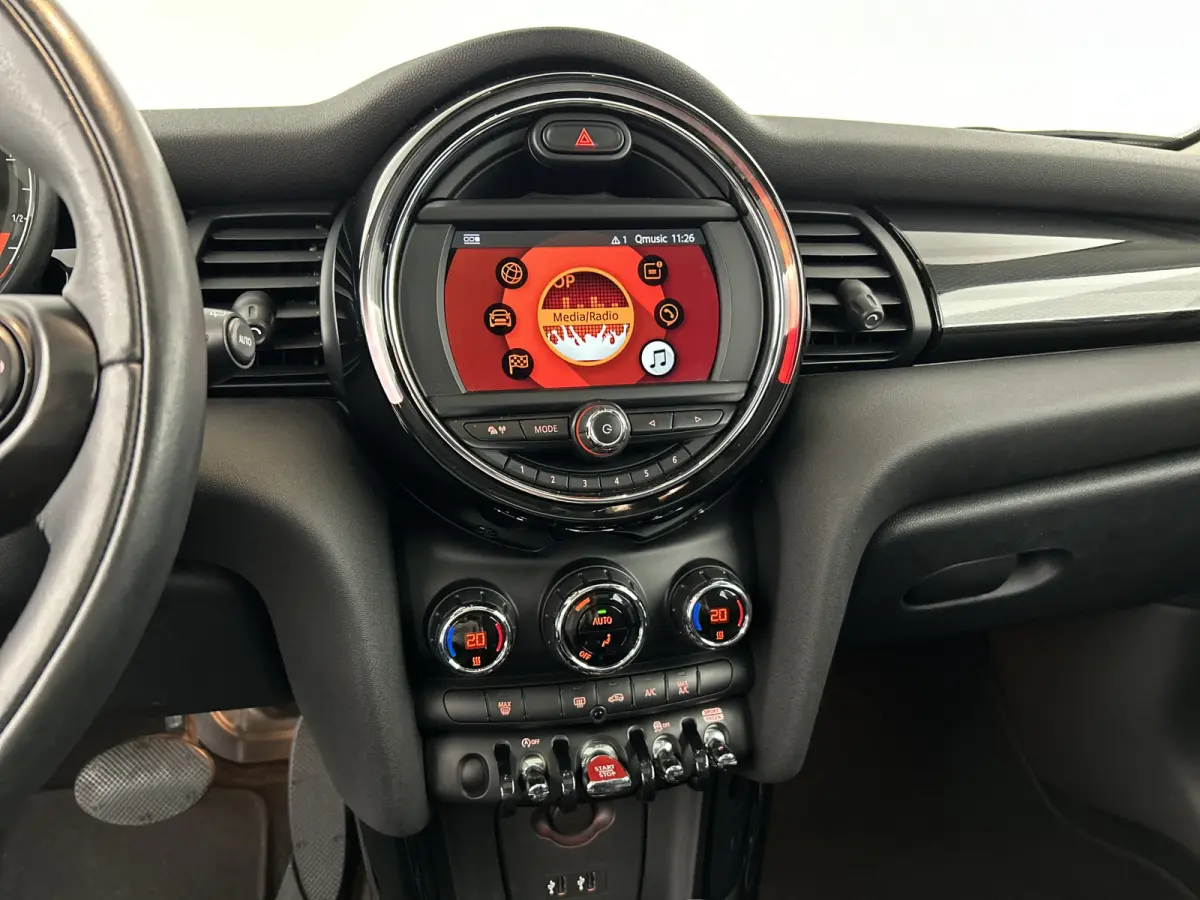 1.5 136 PK Aut. Cooper Greenwich Ed. Pano-dak/Yours-Leer/Carplay/Climate