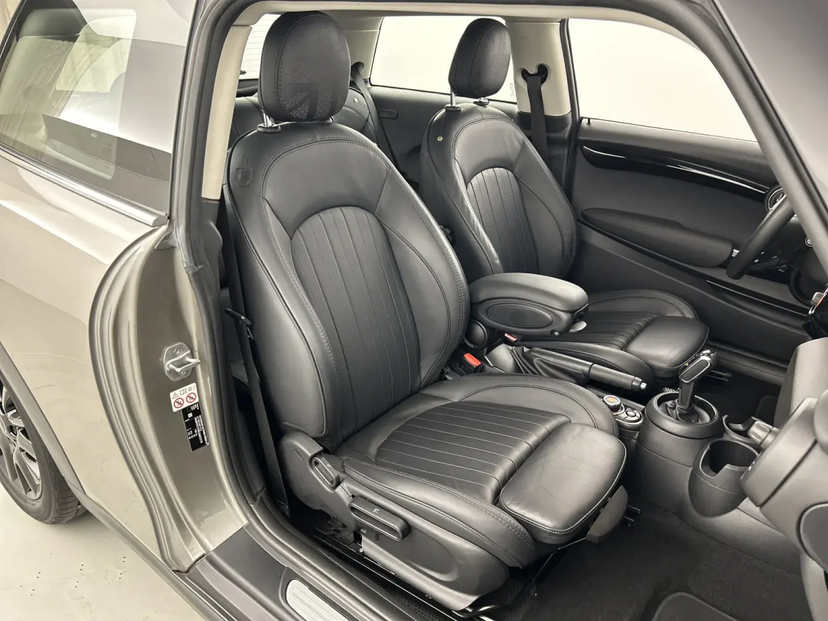 1.5 136 PK Aut. Cooper Greenwich Ed. Pano-dak/Yours-Leer/Carplay/Climate