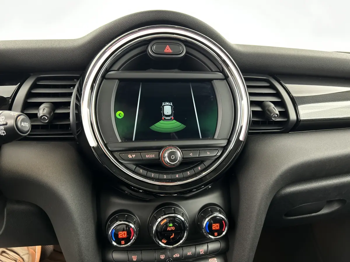 1.5 136 PK Aut. Cooper Greenwich Ed. Pano-dak/Yours-Leer/Carplay/Climate