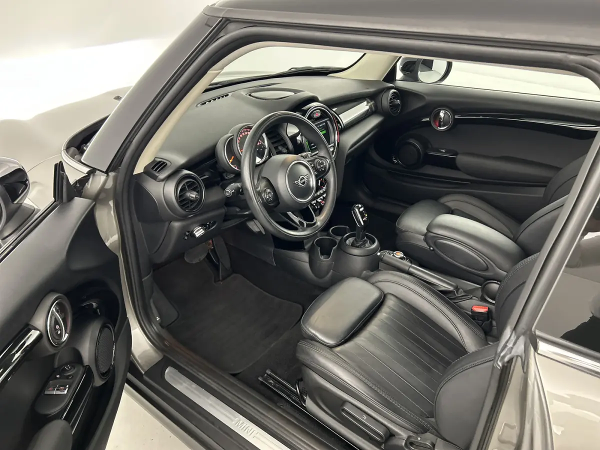 1.5 136 PK Aut. Cooper Greenwich Ed. Pano-dak/Yours-Leer/Carplay/Climate