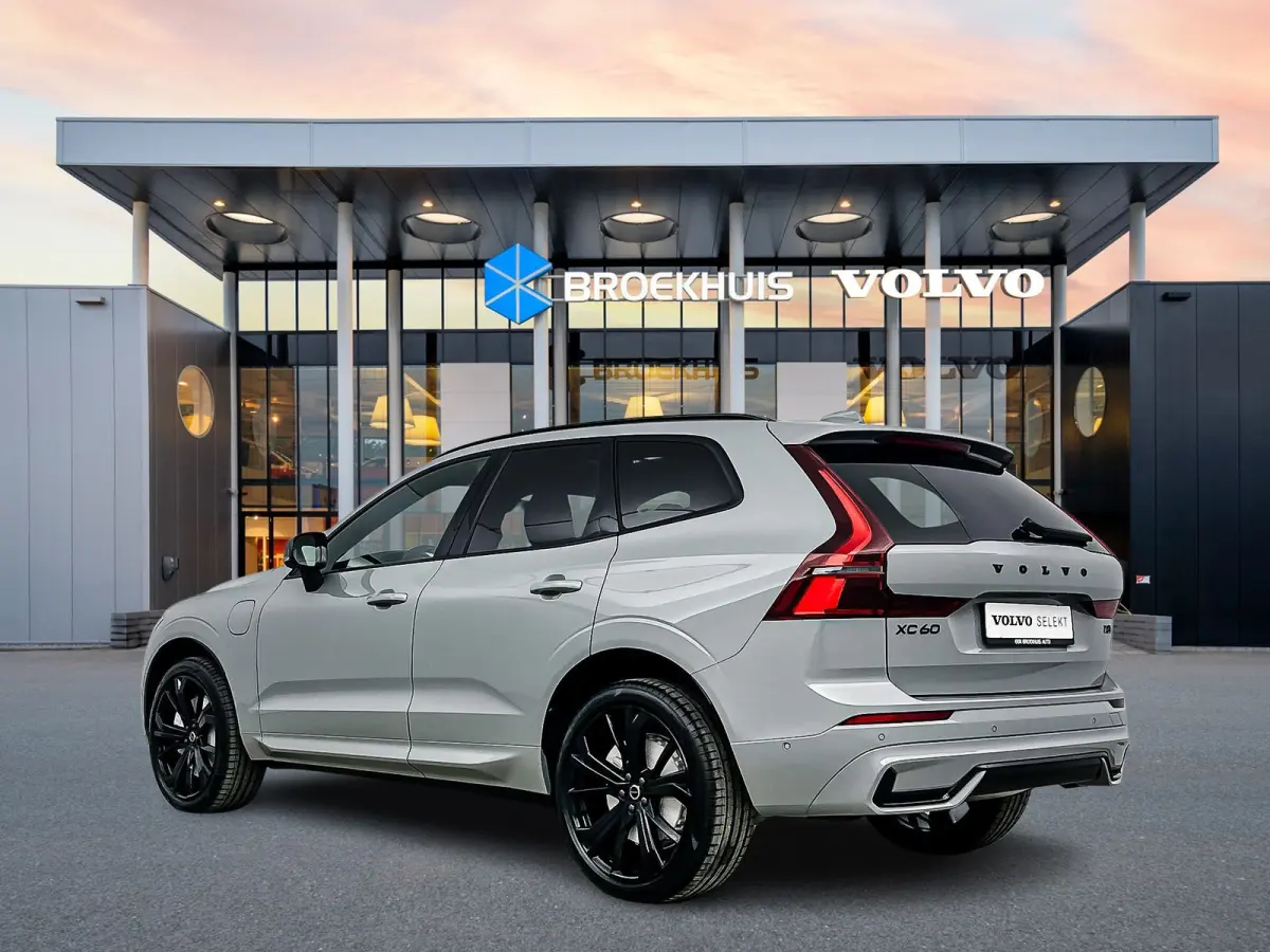T6 Recharge Plus Black Edition | 21" | Panoramadak | Head Up | 360 Camera | Trekhaak | Harman Kardon | Full LED | Elektr. verst. Sportstoelen | Adaptieve Cruise | BLIS | Stoel/Stuur/Achterba