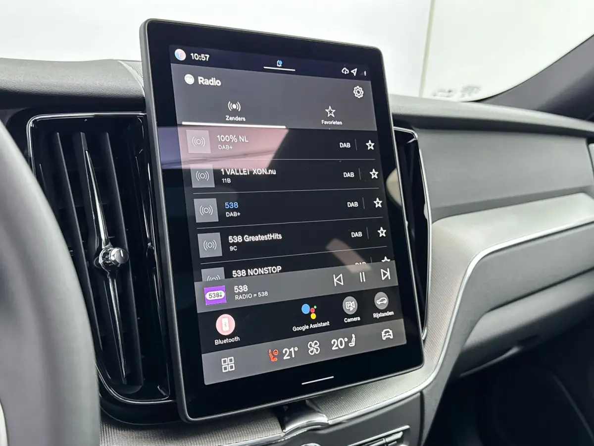 T6 Recharge Plus Black Edition | 21" | Panoramadak | Head Up | 360 Camera | Trekhaak | Harman Kardon | Full LED | Elektr. verst. Sportstoelen | Adaptieve Cruise | BLIS | Stoel/Stuur/Achterba