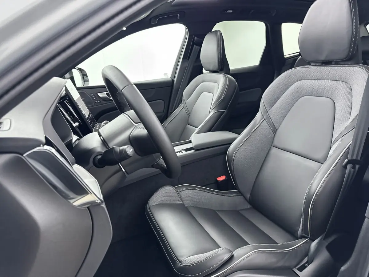 T6 Recharge Plus Black Edition | 21" | Panoramadak | Head Up | 360 Camera | Trekhaak | Harman Kardon | Full LED | Elektr. verst. Sportstoelen | Adaptieve Cruise | BLIS | Stoel/Stuur/Achterba