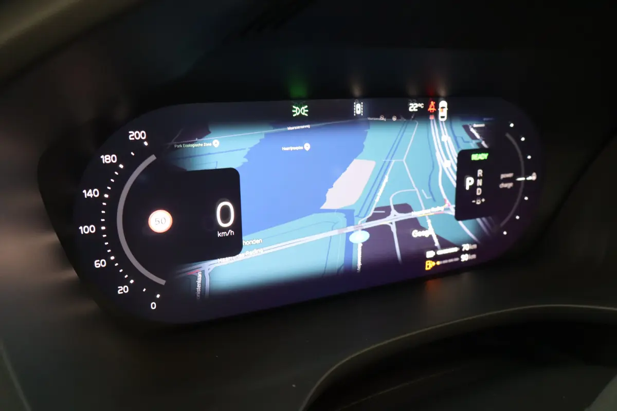 T6 350PK Plus Dark | 360° | Getint Glas | 20'' | HK Audio | Pilot Assist