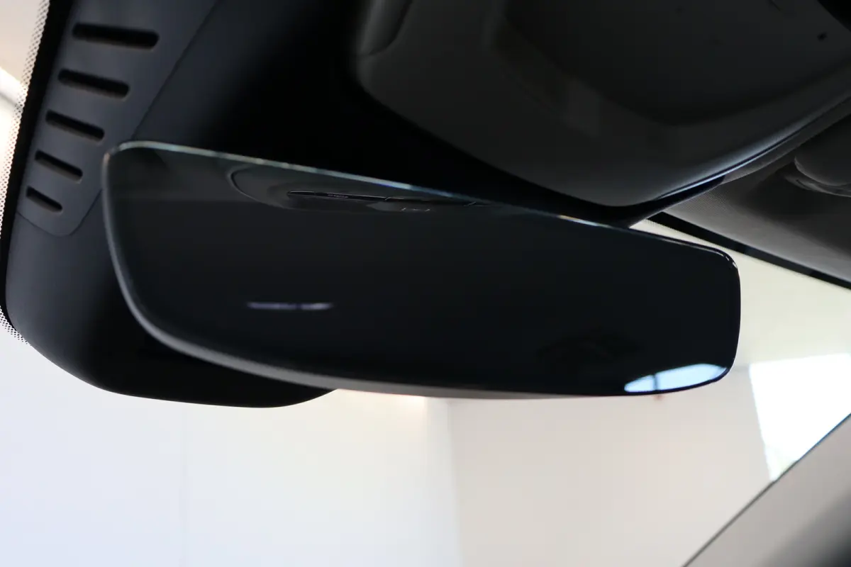 T6 350PK Plus Dark | 360° | Getint Glas | 20'' | HK Audio | Pilot Assist