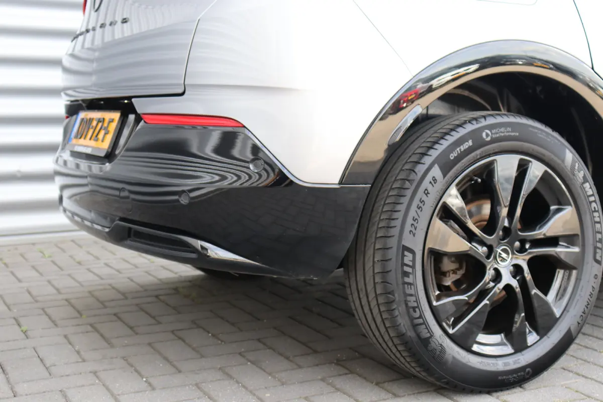 1.2 TURBO 130PK LEVEL 4 GS AUTOMAAT / NAVI / LEDER / CLIMA / LED / PDC / AGR / 18" LMV / CAMERA / WINTERPAKKET / BLUETOOTH / CRUISECONTROL / 1E EIGENAAR / NIEUWSTAAT !!