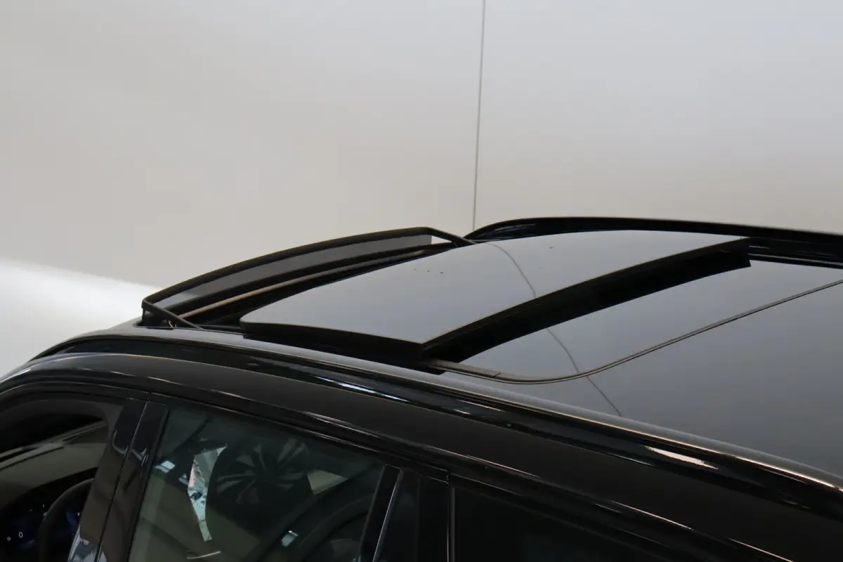 T8 455PK AWD Ultra Black Edition | Executive Edition | Gelamineerd Glas | 22" | Massage/ventilatie | HUD | B&W Audio