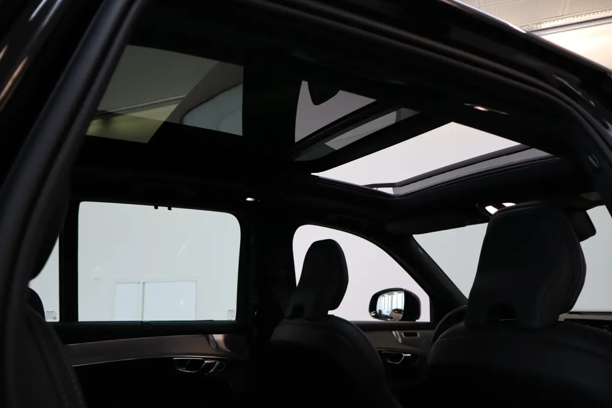 T8 455PK AWD Ultra Black Edition | Executive Edition | Gelamineerd Glas | 22" | Massage/ventilatie | HUD | B&W Audio