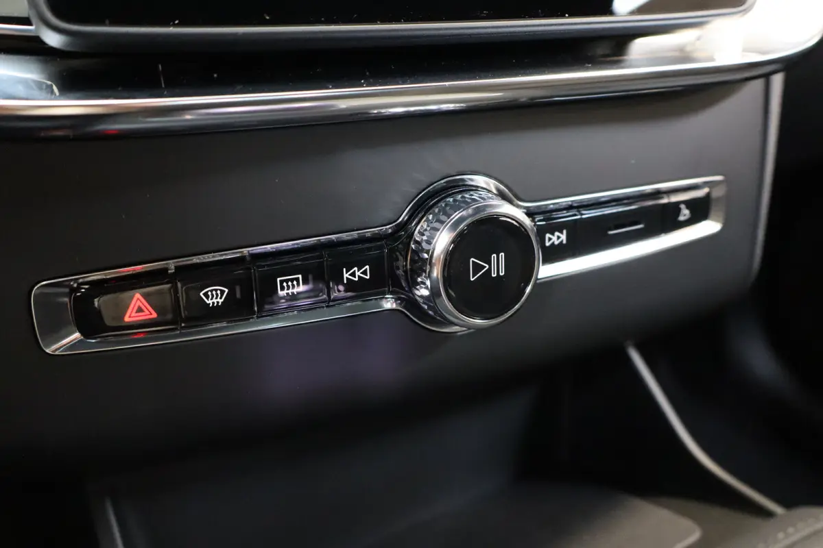 T8 455PK AWD Ultra Black Edition | Executive Edition | Gelamineerd Glas | 22" | Massage/ventilatie | HUD | B&W Audio