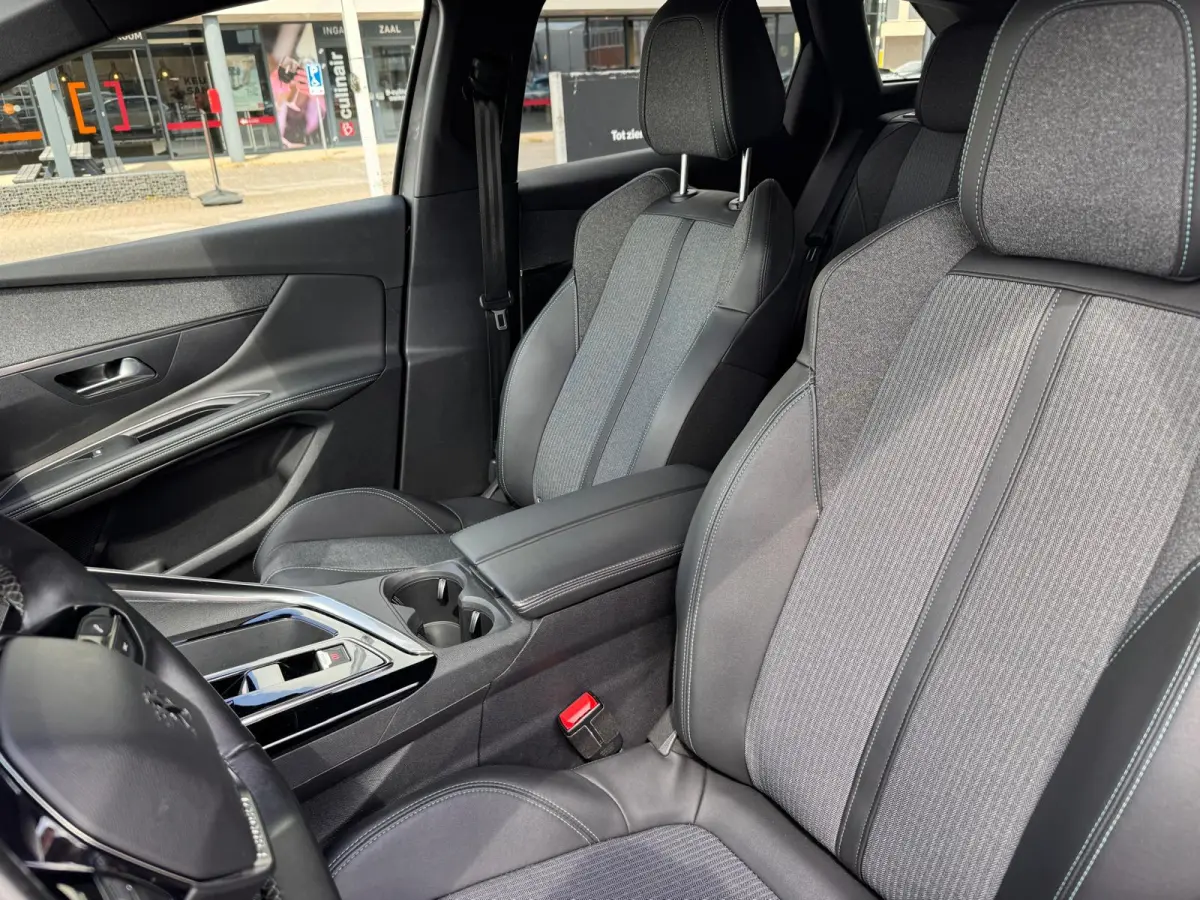 1.6 HYbrid 225PK Allure Pack Business | Camera | Navigatie | Apple Carplay / Android Auto | Cruise Control |