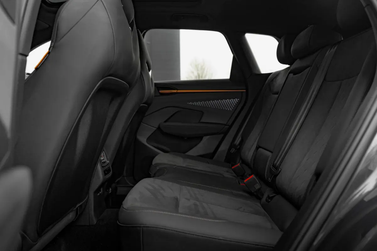 1.5 TSI e-Hybrid 272pk VZ Performance | Garantie t/m 2030 | Panoramadak | Trekhaak | 360 Camera | Alcantara | 20"