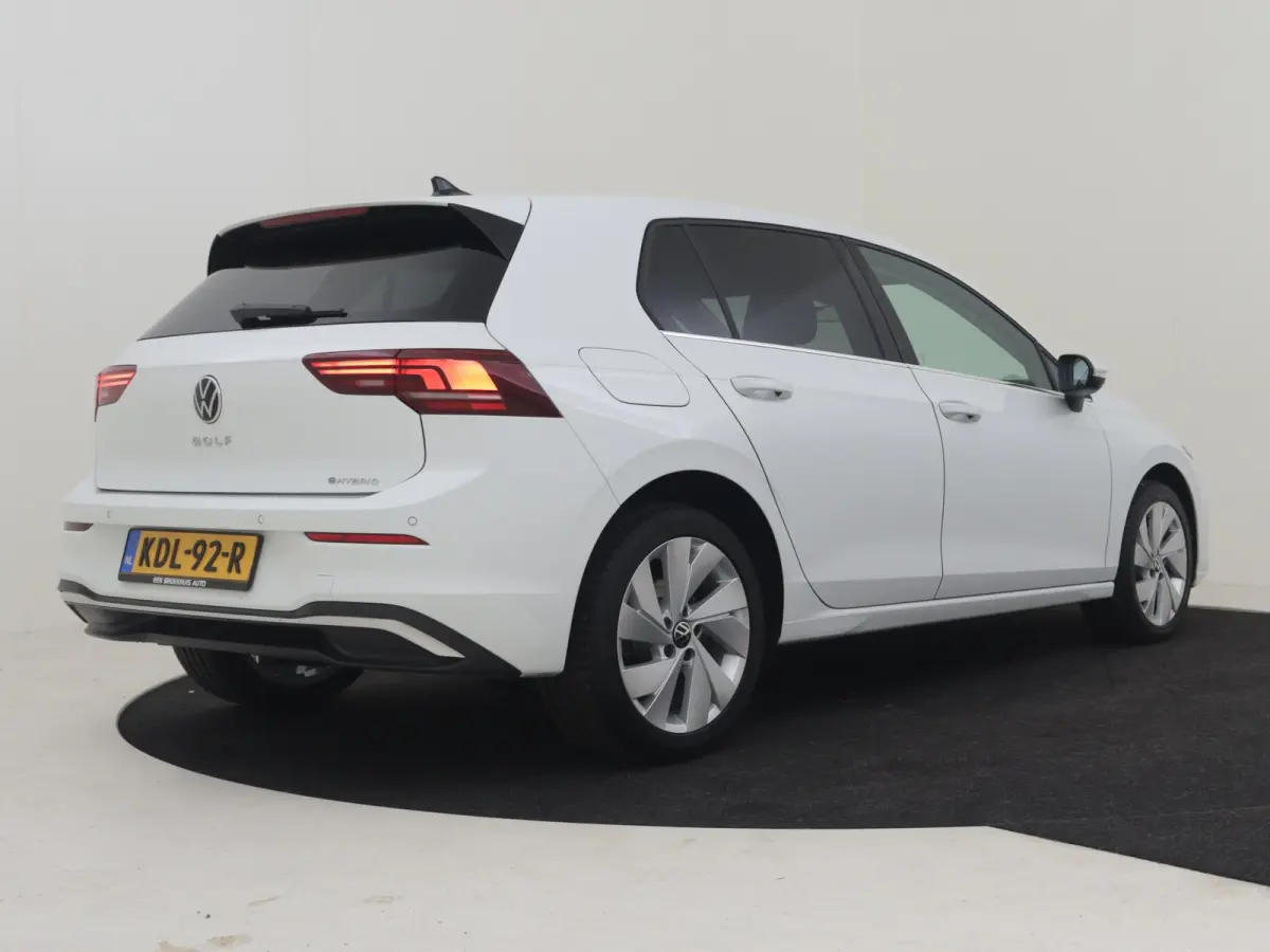 1.5 eHybrid Style Edition 204PK DSG/AUTO | Verlichte Gril l Elektr. Stoelen met geheugen l Camera | Apple carplay Android auto | Cruise control adaptief | Navigatie | Parkeersensoren voor/ac