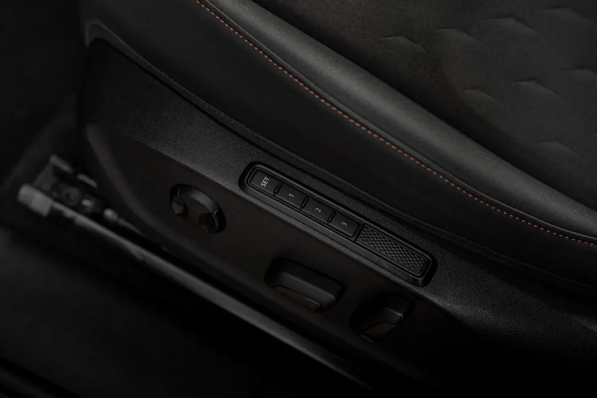 1.5 TSI e-Hybrid 272pk VZ Performance | Sennheiser | Trekhaak | Panoramadak | 360 Camera | 20"