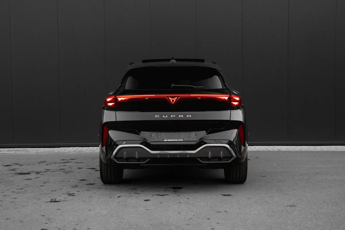 1.5 TSI e-Hybrid 272pk VZ Performance | Garantie t/m 2030 | Panoramadak | Trekhaak | Stoelen Elektrisch | 360 Camera