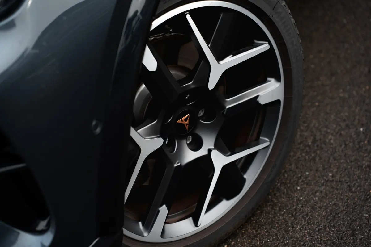 1.5 TSI e-Hybrid 272pk VZ Performance | Garantie t/m 2030 | Panoramadak | Trekhaak | 360 Camera | Leder