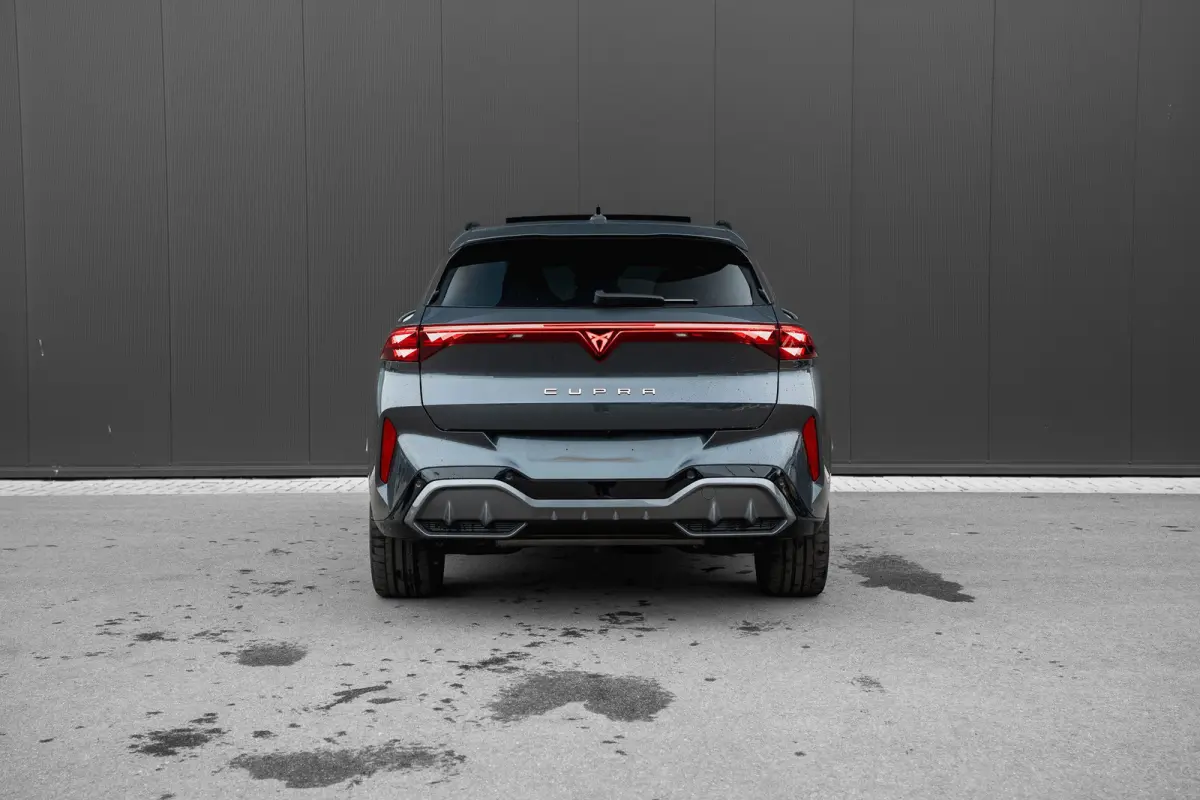 1.5 TSI e-Hybrid 272pk VZ Performance | Panoramadak | Trekhaak | 360 Camera | Stoelen Elektrisch | 20"