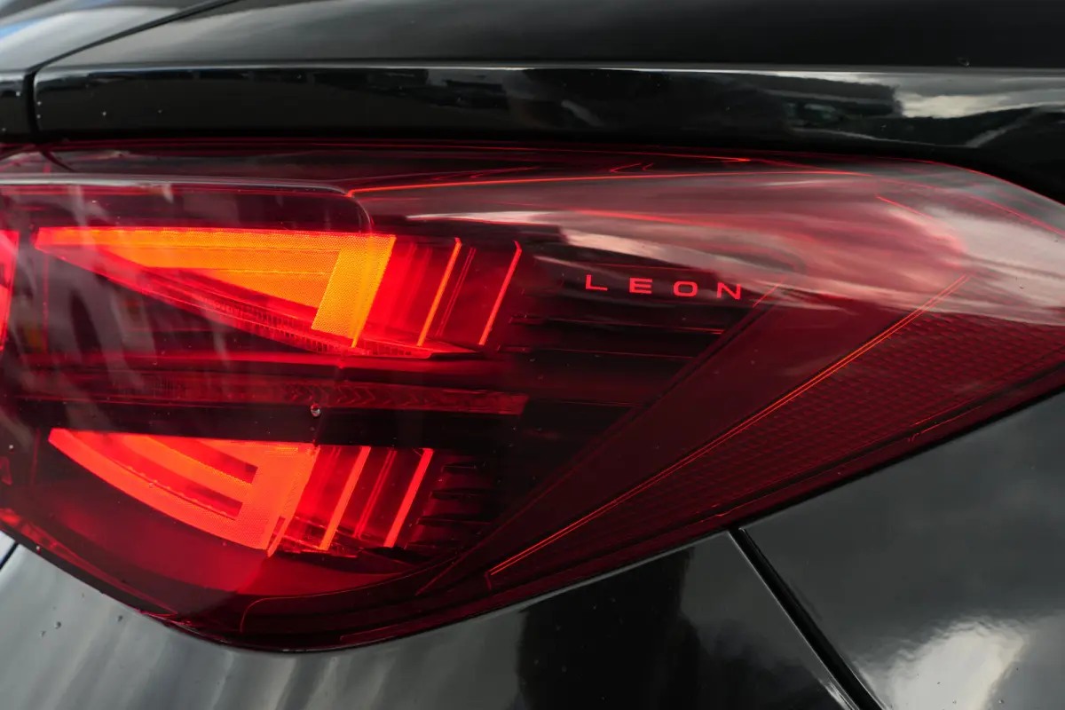 1.5 TSI e-Hybrid 204pk Business | Panoramadak | Sennheiser | Camera | Stuur & Stoelverwarming