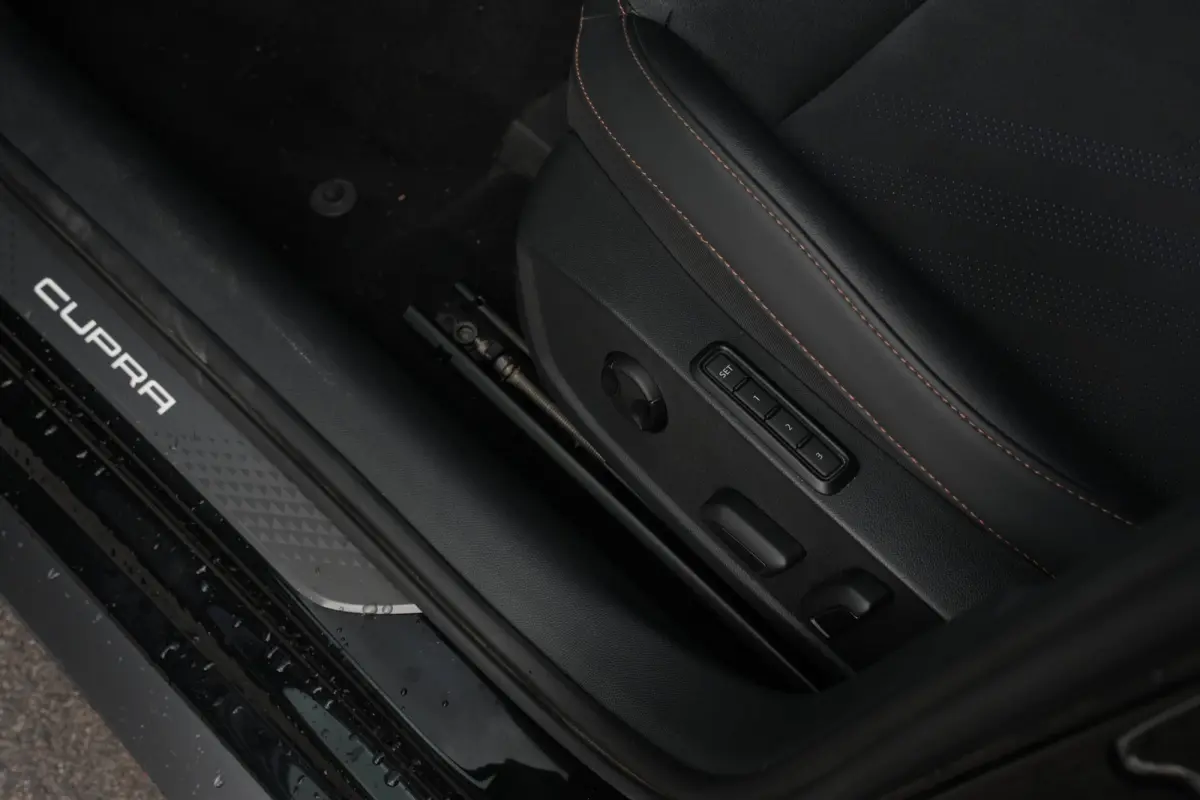 1.5 TSI e-Hybrid 204pk Business | Panoramadak | Sennheiser | Camera | Stuur & Stoelverwarming